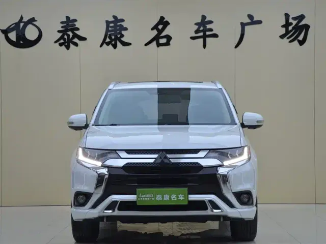 Mitsubishi Outlander — Фото автомобиля 2