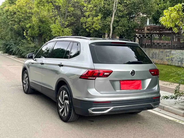 Volkswagen Tiguan L — Фото автомобиля 5