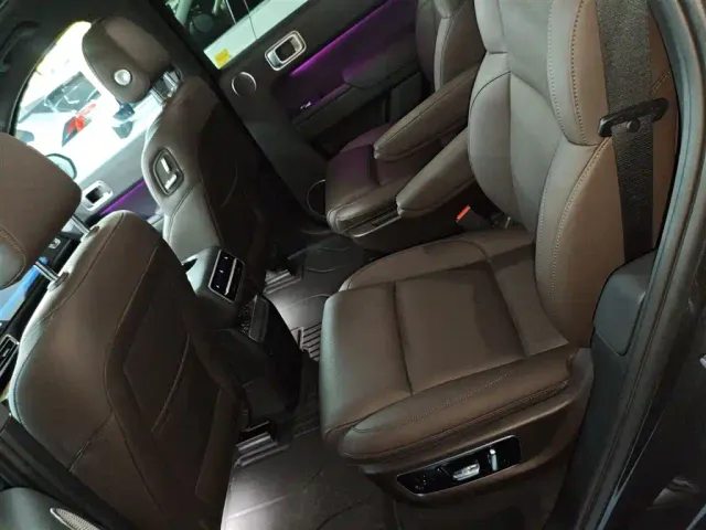 Li Auto L8 — Фото автомобиля 16