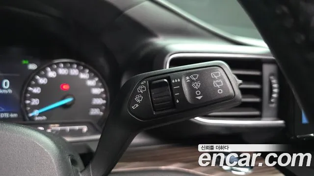 Ford Explorer — Фото автомобиля 23
