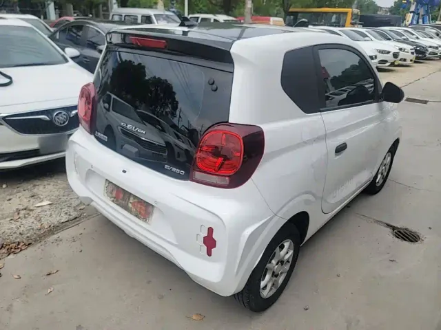 Roewe Clever — Фото автомобиля 6