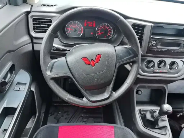 Wuling Hongguang V — Фото автомобиля 10