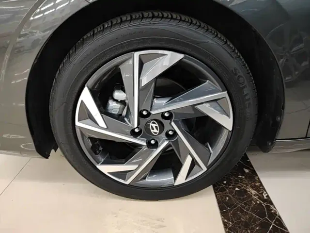 Hyundai Elantra — Фото автомобиля 22