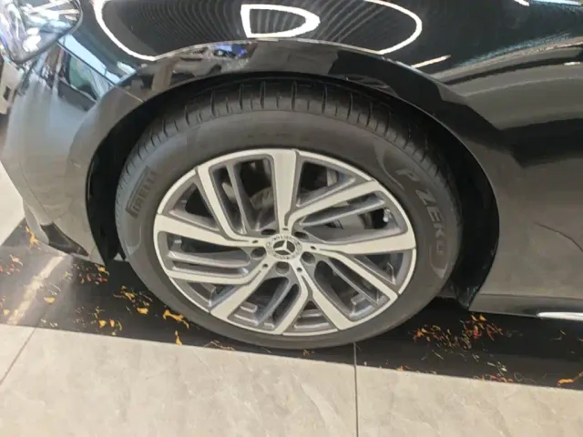Mercedes-Benz E-Class — Фото автомобиля 22