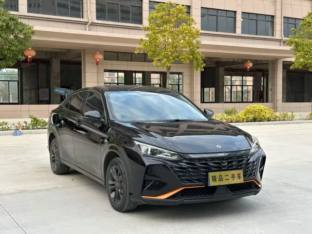 Dongfeng Yixuan — Фото автомобиля 3