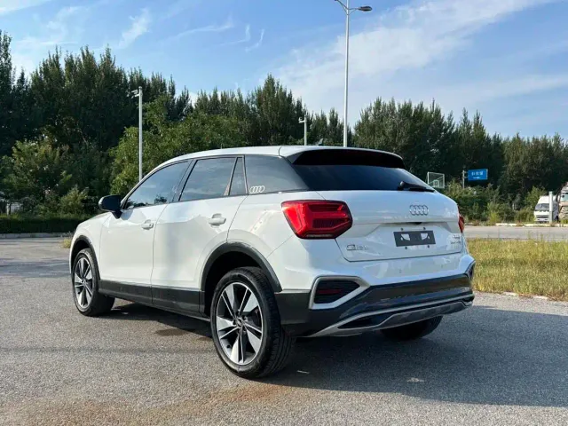 Audi Q2L — Фото автомобиля 6