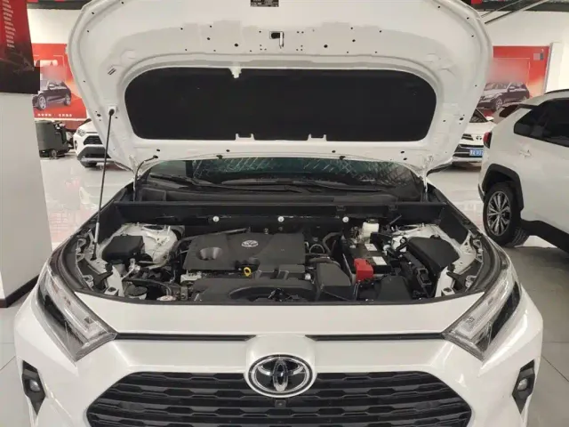 Toyota RAV4 — Фото автомобиля 19