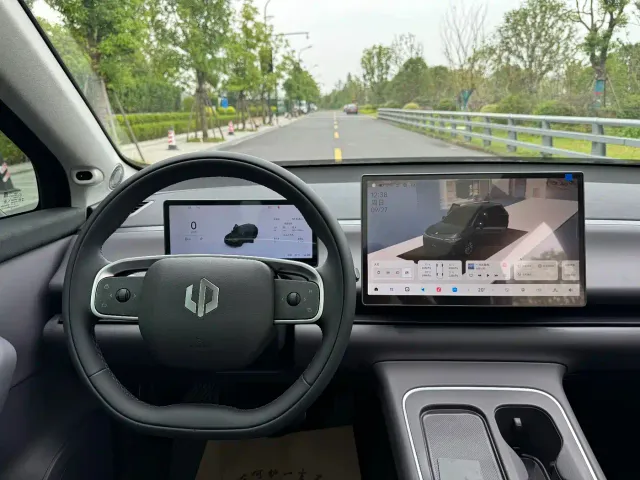 Leapmotor C10 — Фото автомобиля 7