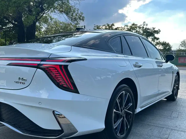 Hongqi H6 — Фото автомобиля 25