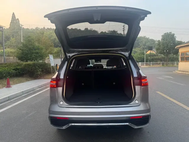 Geely Xingyue L — Фото автомобиля 16