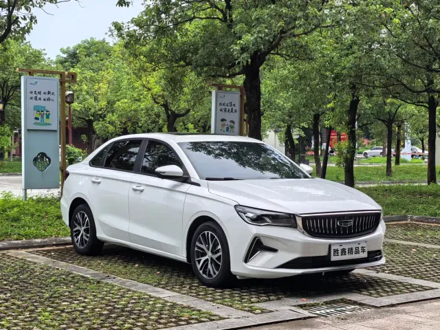Geely Emgrand — Фото автомобиля 3