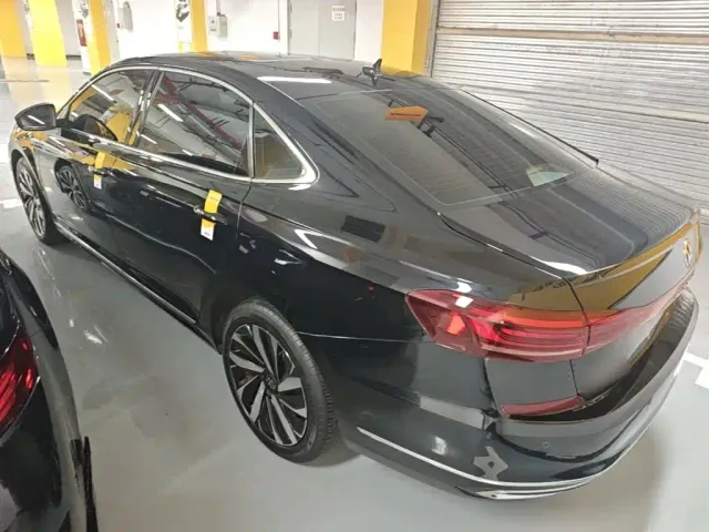 Volkswagen Passat 2022 330TSI Starlight Elite Edition — Фото автомобиля 4