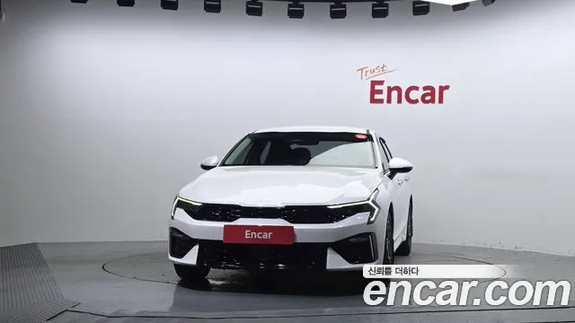 Kia K5 Новый K5 3 поколение 2.0 LPi(Для проката) — Фото автомобиля 3