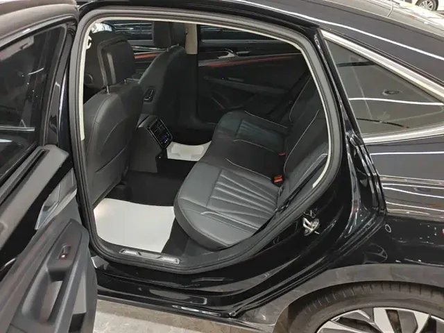 Volkswagen Passat — Фото автомобиля 16
