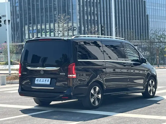 Mercedes-Benz V-Class — Фото автомобиля 6