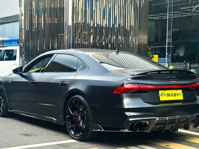 Audi Audi A7L 2024 45 TFSI quattro S-line Black Warrior Edition — Фото автомобиля 4