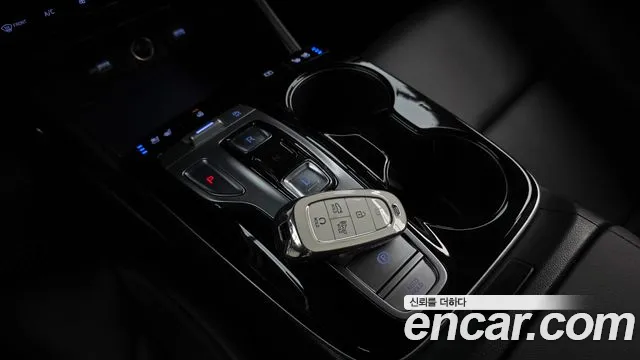 Hyundai Tucson Tucson (NX4) Дизель 2.0 2WD — Фото автомобиля 9