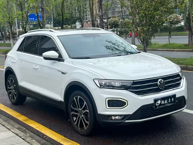 Volkswagen T-Roc — Фото автомобиля 3