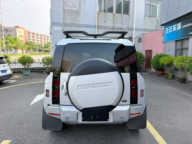 Land Rover Defender — Фото автомобиля 5