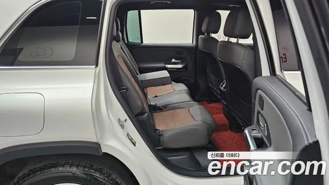 Mercedes-Benz EQB — Фото автомобиля 10