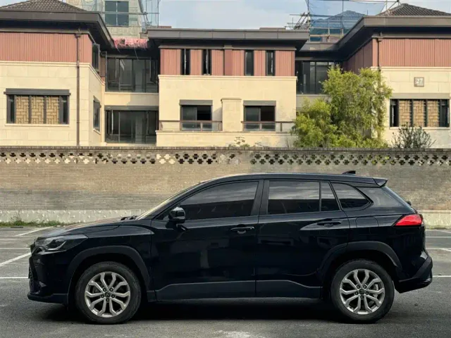 Toyota Frontlander — Фото автомобиля 12