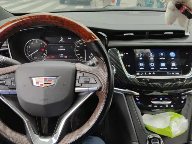 Cadillac XT6 — Фото автомобиля 12