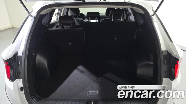 Hyundai Tucson Tucson (NX4) Дизель 2.0 4WD — Фото автомобиля 20