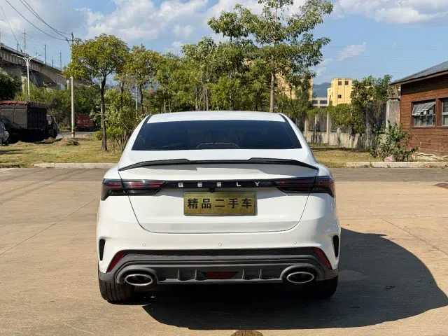 Geely Binrui — Фото автомобиля 8