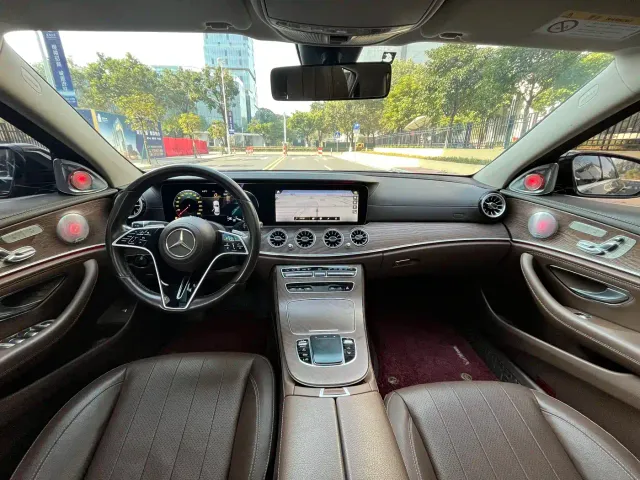 Mercedes-Benz E-Class — Фото автомобиля 9
