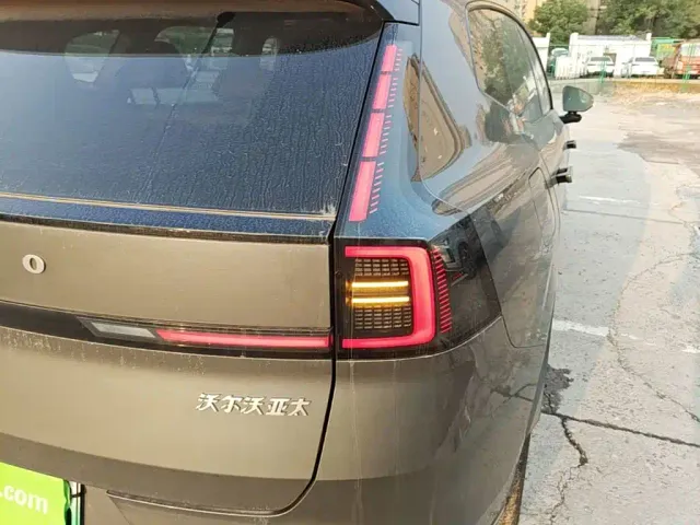 Volvo XC70 Plug-in Hybrid — Фото автомобиля 7