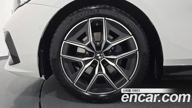 BMW 5 Series G60 — Фото автомобиля 5