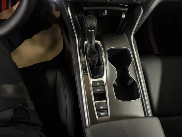 Honda Accord — Фото автомобиля 9