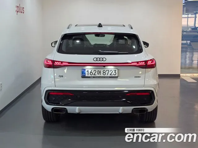 Audi Q5 45 TFSI quattro S Line — Фото автомобиля 4