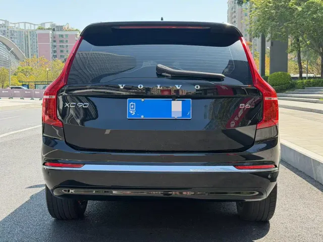 Volvo XC90 — Фото автомобиля 8