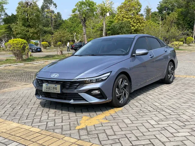 Фотография автомобиля — Hyundai Elantra