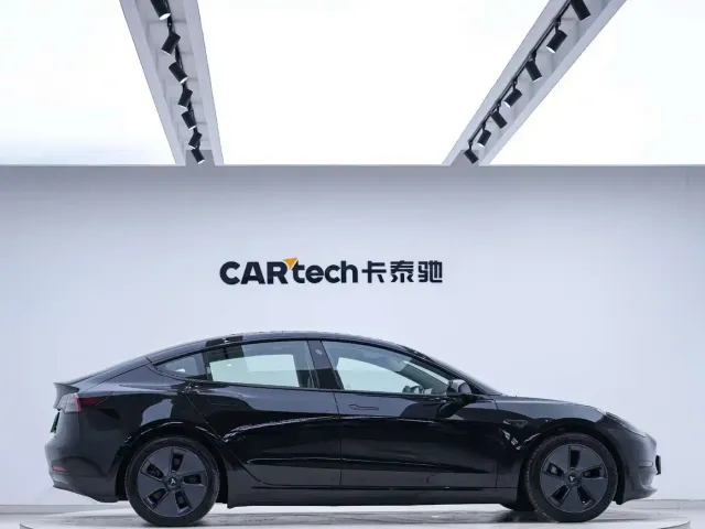Tesla Model 3 — Фото автомобиля 5