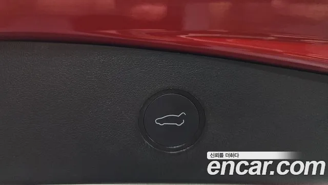 Tesla Model 3 — Фото автомобиля 17