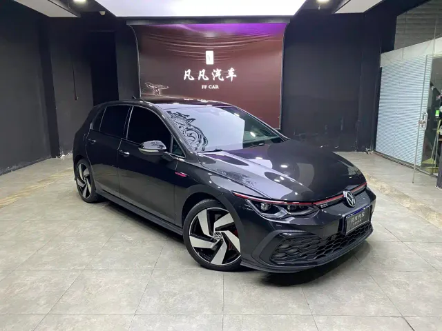 Фотография автомобиля — Volkswagen Golf GTI
