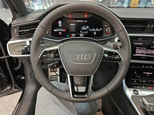 Audi A6L — Фото автомобиля 10