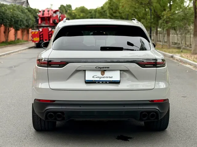 Porsche Cayenne — Фото автомобиля 5