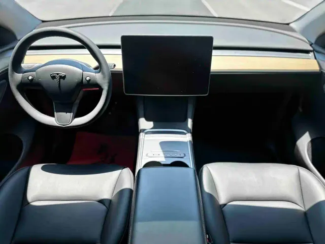 Tesla Model Y — Фото автомобиля 7