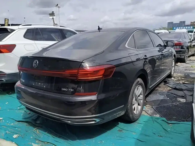 Volkswagen Passat — Фото автомобиля 6
