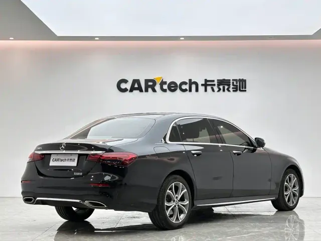 Mercedes-Benz E-Class — Фото автомобиля 5