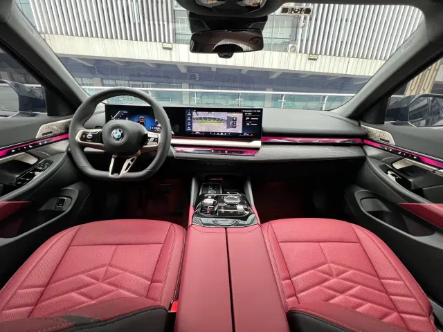 BMW 5 Series — Фото автомобиля 11