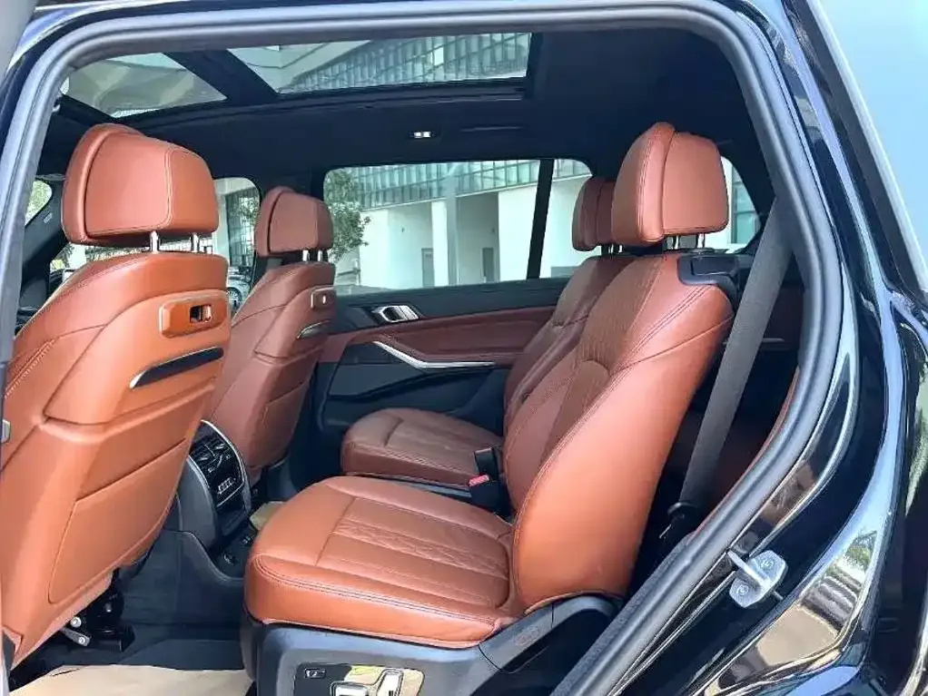 BMW BMW X7 2023 xDrive40i Exclusive M Sport Package — Фото автомобиля 8