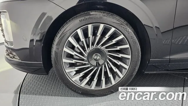 Hyundai Grandeur GN7 — Фото автомобиля 5