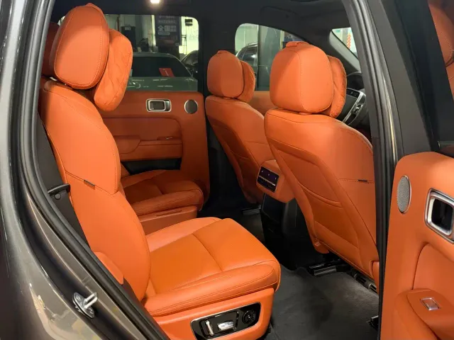 Li Auto L8 — Фото автомобиля 16