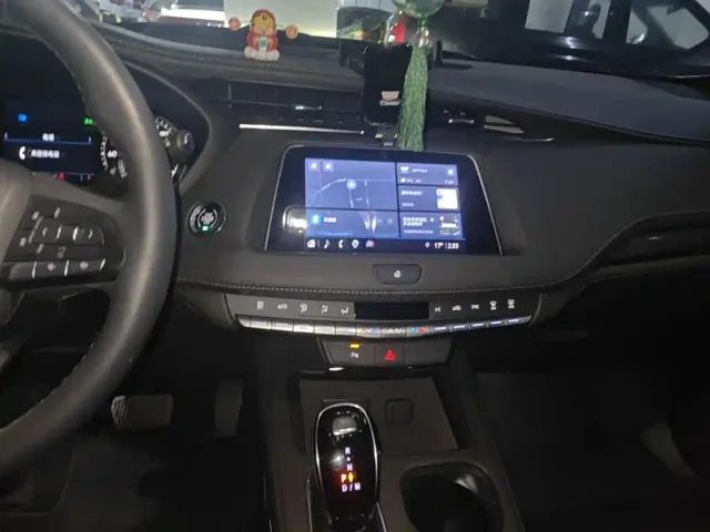 Cadillac XT4 — Фото автомобиля 12