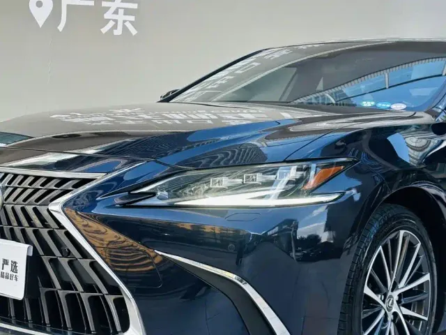 Lexus ES — Фото автомобиля 19