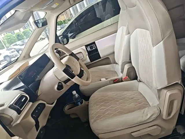 Baojun KiWi EV — Фото автомобиля 14